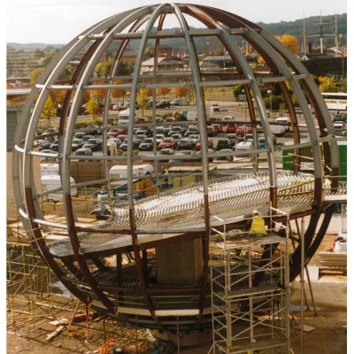 Steel spherical structure of the Planetarium being built. 1999. 